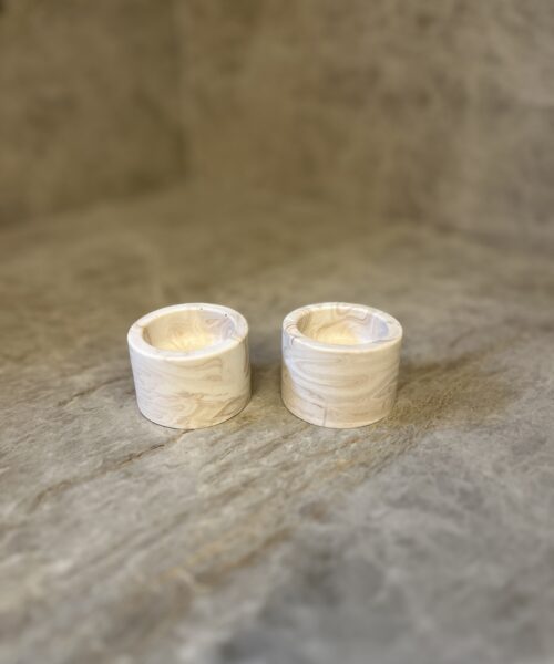 פמוטי בטון נמוכים שייש חום