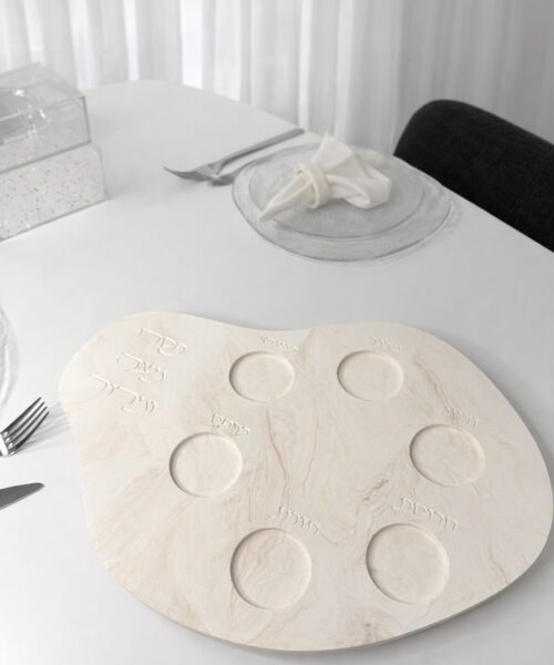 2מגש ליל הסדר שיש חום