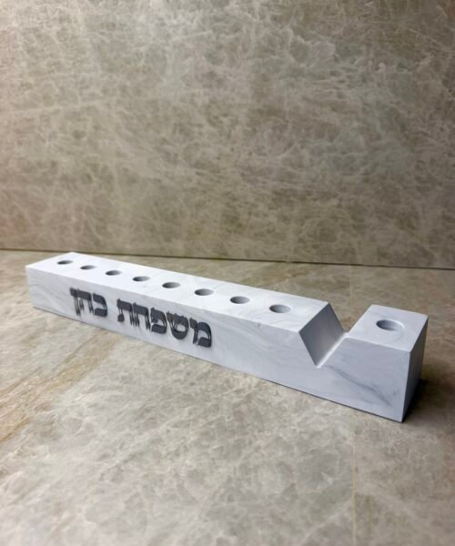 חנוכיה דגם אוריה שיש אפור 4